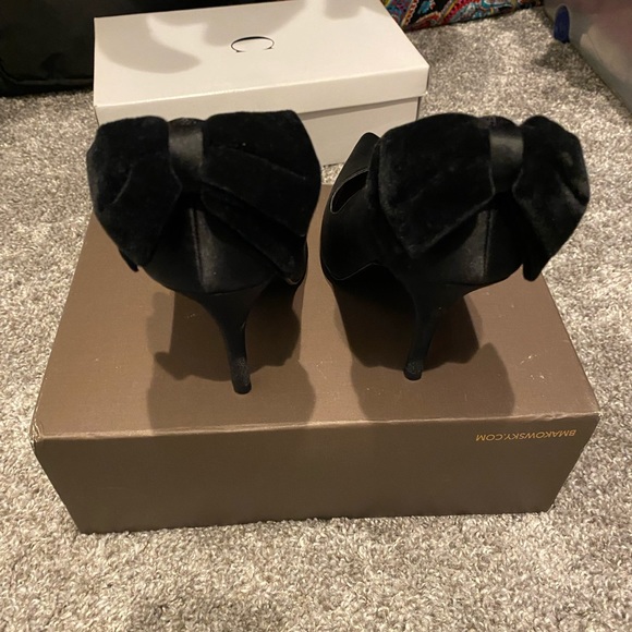 Brand new/never worn satin shoes with bow - Picture 3 of 6